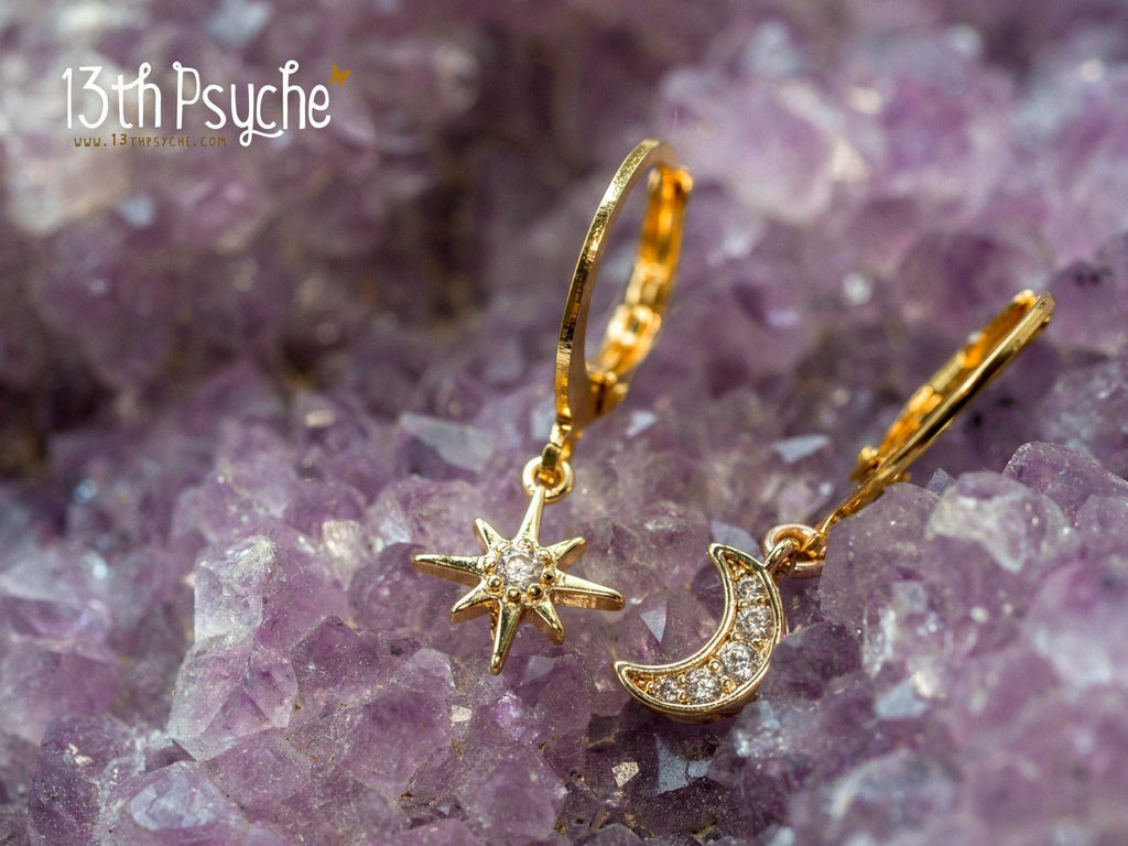 Pendientes de aro de oro hechos a mano con luna y estrella de circonio cúbico - 13th Psyche