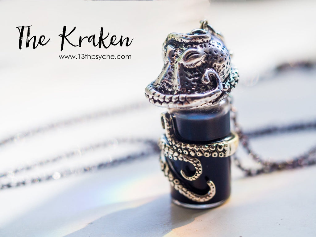 Kraken hecho a mano, collar colgante de botella de pulpo - 13th Psyche