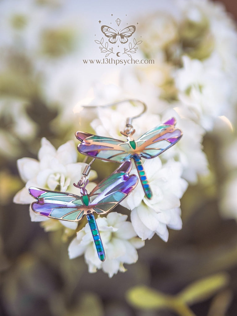 Pendientes de libélula hechos a mano inspirados en las vidrieras - 13th Psyche