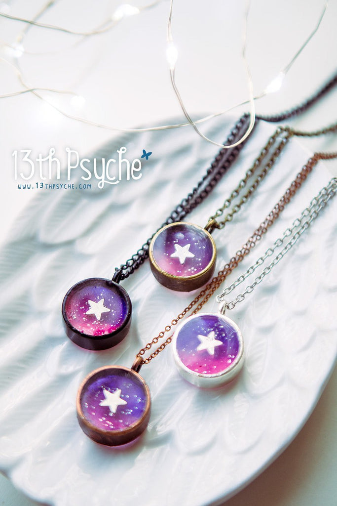 Collar colgante de camafeo en forma de estrella, hecho a mano, de color púrpura y rosa - 13th Psyche