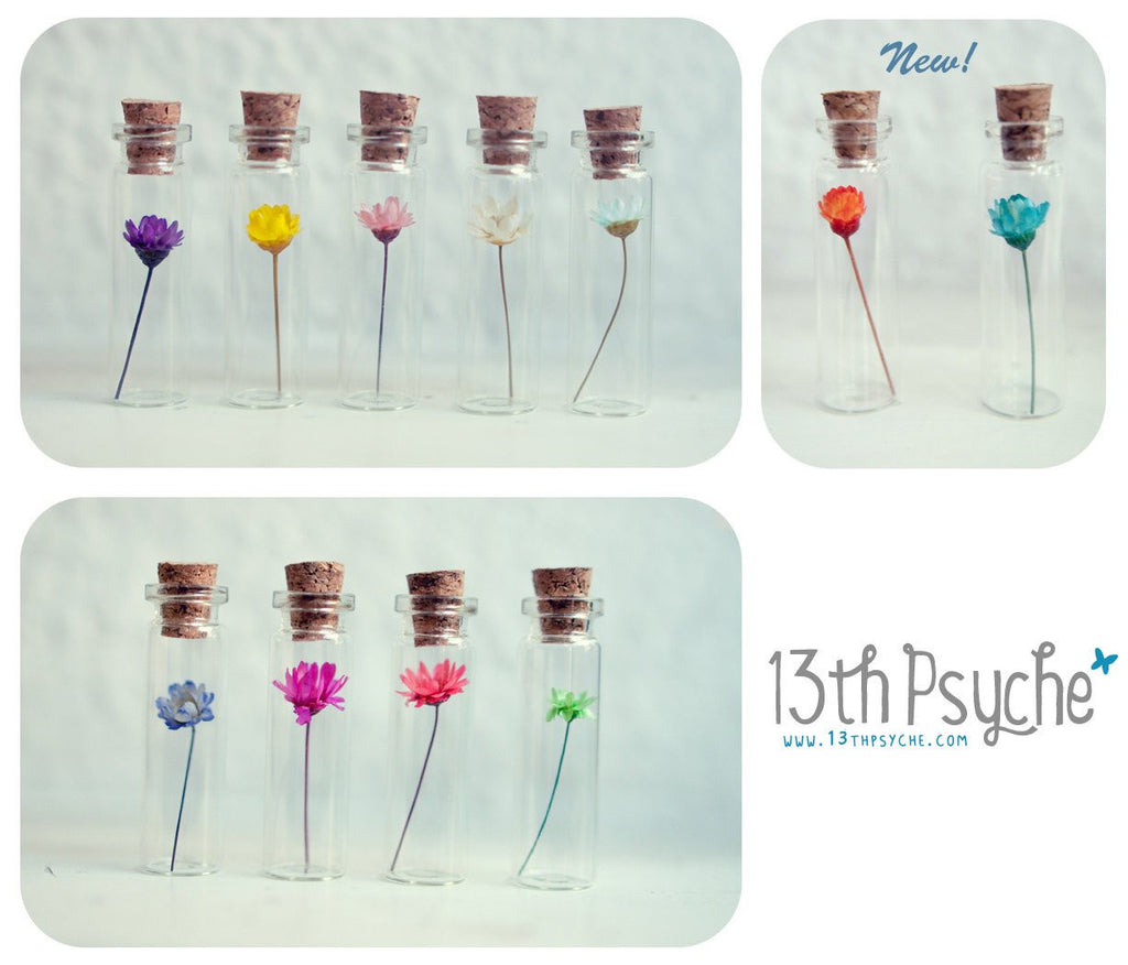 Pendientes de botella de vidrio de flores secas reales hechos a mano - 13th Psyche